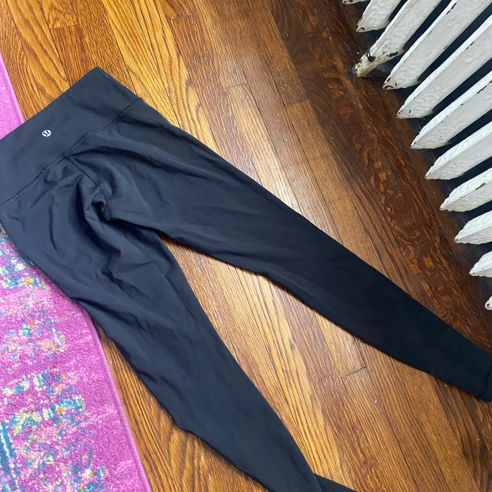 Lulu lemon black leggings DONT BUY, ON HOLD TILL I CAN SHIP